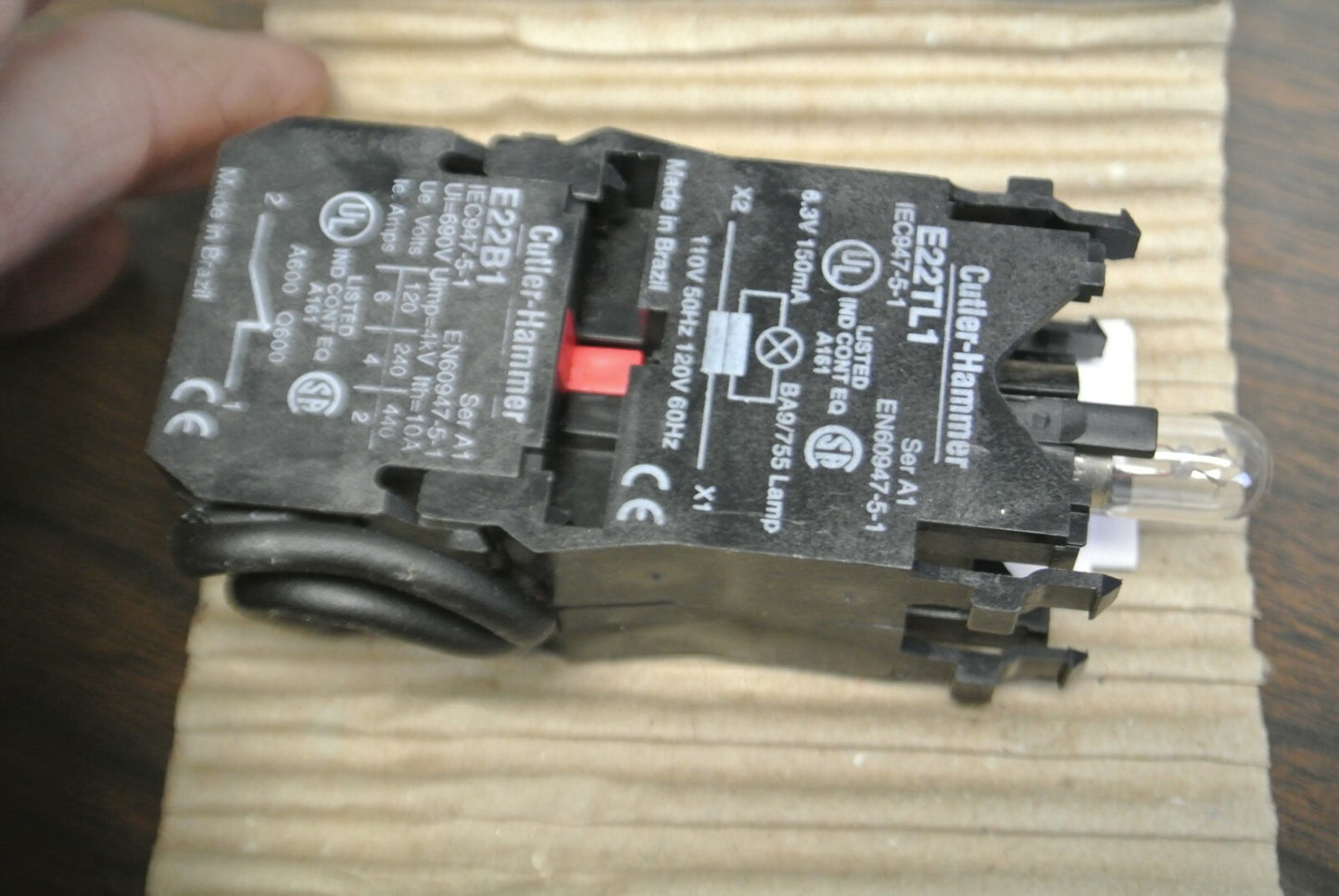 C-H E22T4X27 / E22TL1C EXT. PUSHBUTTON YELLOW ILLUM. PRESS to TEST / NEW SURPLUS