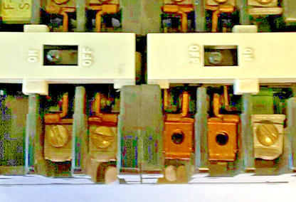 GENERAL ELECTRIC CR122A04731AA INDUSTRIAL RELAY 50HZ 300VAC 10A