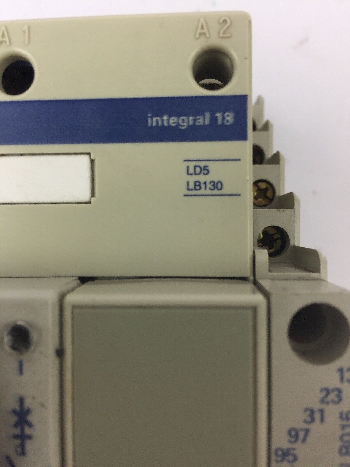 TELEMECANIQUE LD5LB130 REVERSING STARTER WITH LA1-LB015