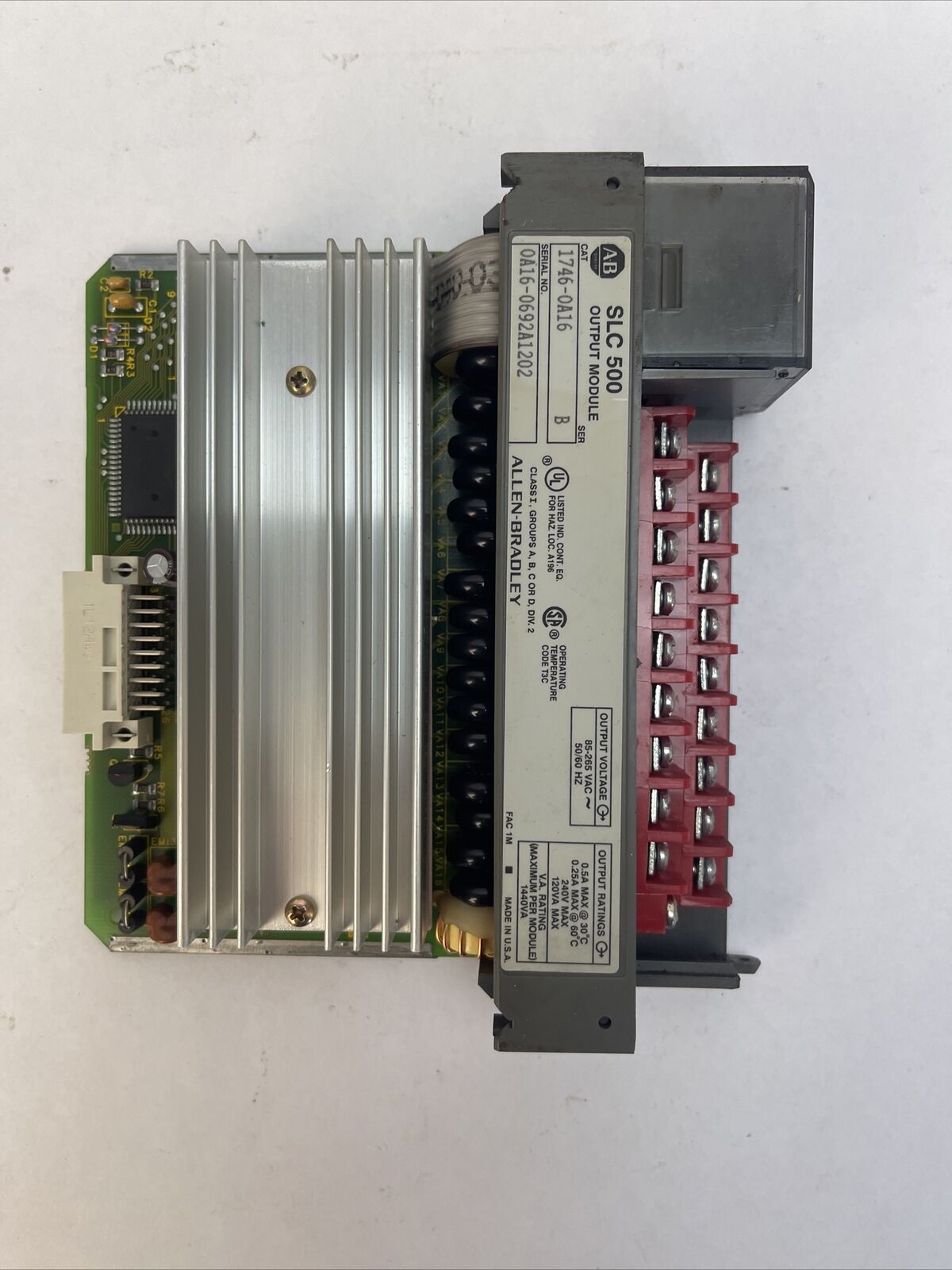 ALLEN BRADLEY 1746-OA16 OUTPUT MODULE SER B OUTPUT VOLTAGE 85-265VAC
