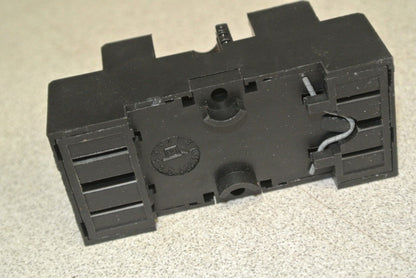 ALLEN-BRADLEY 700-HN103 Ser. B / 14-BLADE SOCKET / BASE / NEW SURPLUS