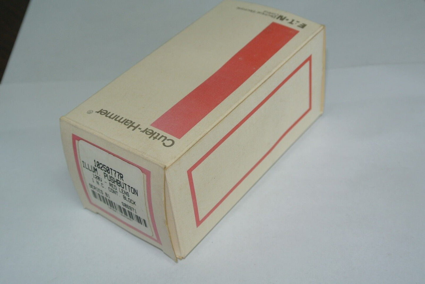 CUTLER-HAMMER 10250T77R ILLUMINATED PUSHBUTTON 120V - 1 N.O. RED - NEW SURPLUS