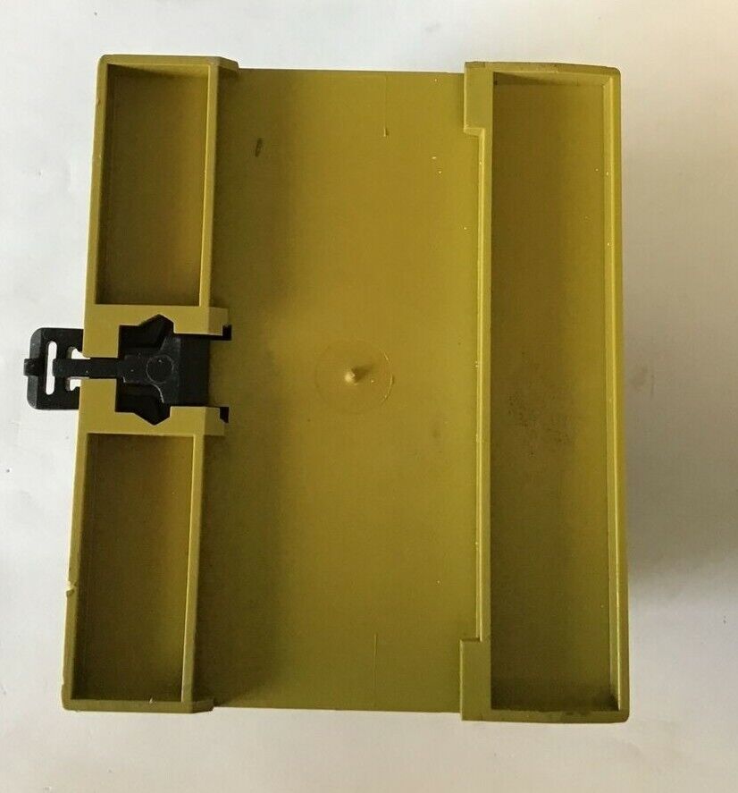 PILZ PZE9 110VAC/8S1O SAFTEY RELAY 110VAC 10,5VA 50-60HZ