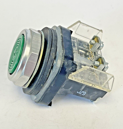 ALLEN BRADLEY - 800T-XD1 SER D - MOMENTARY PUSH BUTTON - GREEN