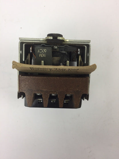 CUTLER HAMMER 9575H1603A1 458 A.C. RELAY 100 VOLT 60 CYCLES 10 AMP OPEN TYPE