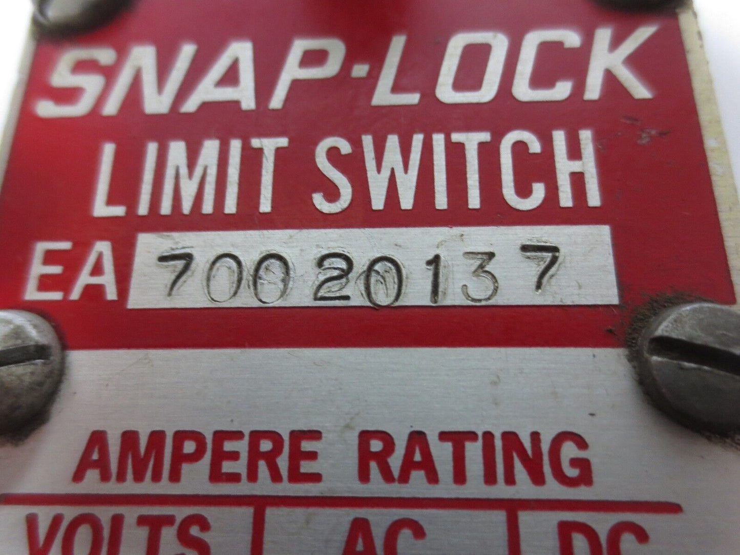 NAMCO EA700-20137 SNAP-LOCK LIMIT SWITCH - NEW SURPLUS