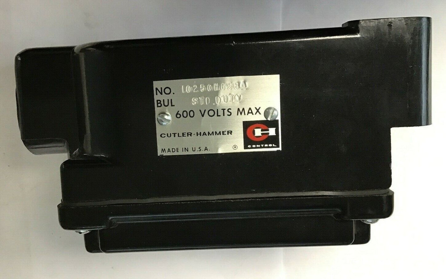 CUTLER HAMMER 10250H658A PUSH BUTTON STATION NEMA4&5 STANDARD DUTY 600V