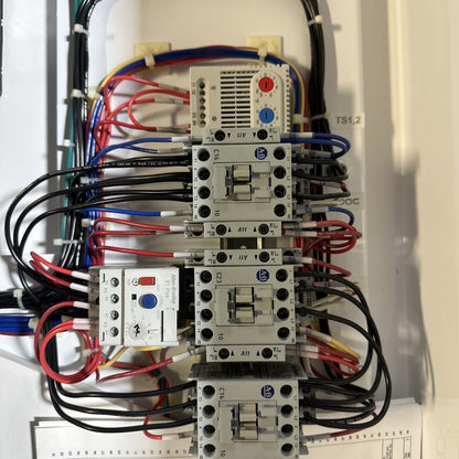ROCKWELL AUTOMATION VTAC 9 HVAC DRIVE 9V1041HRNB30 S7-643A-V9-10 460VAC 10HP