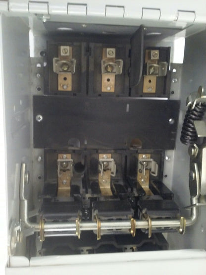 SIEMENS V7E3611R SER.A TWIN FUSIBLE VACU BREAK PANELBOARD SWITCH 600V 30A 20HP