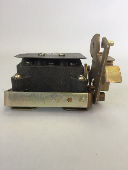 ALLEN BRADLEY X-66704 DISCONNECT SWITCH SIZE 1