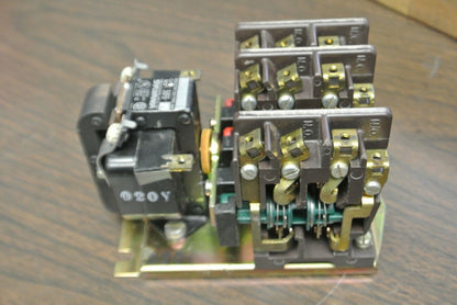 SYLVANIA 5UF6-2-76 / AC RELAY / 6 CONTACTS: 4 N.O., 2 N.C. / 110-120V COIL