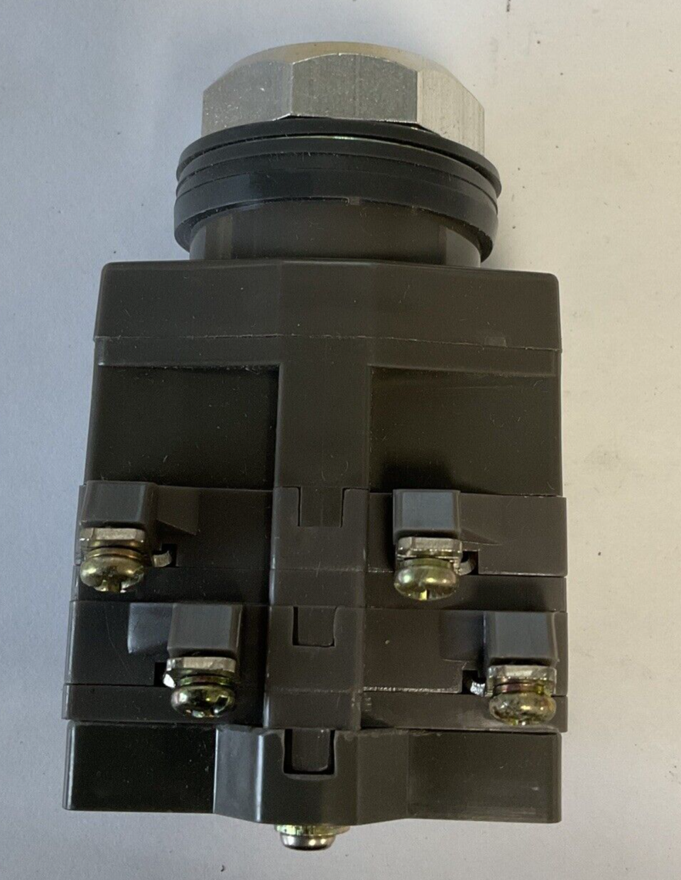 GOULD SS3 10AMP HD 300/600V KEYED SELECTOR SWITCH (NO KEY)