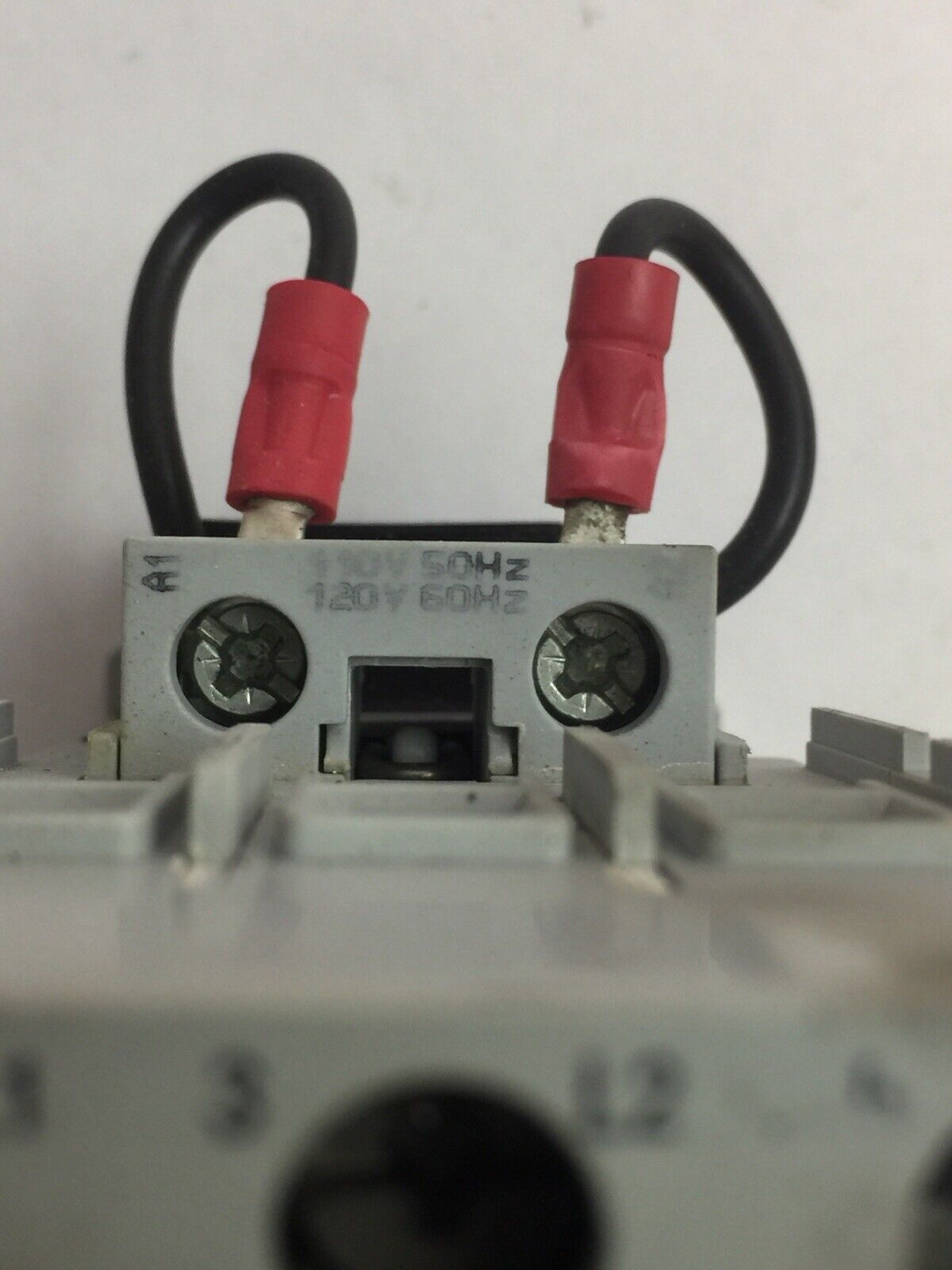 ALLEN BRADLEY 100-C37*00 CONTACTOR SER C 60A 600VAC COIL 120/110V 60/50HZ 100-F