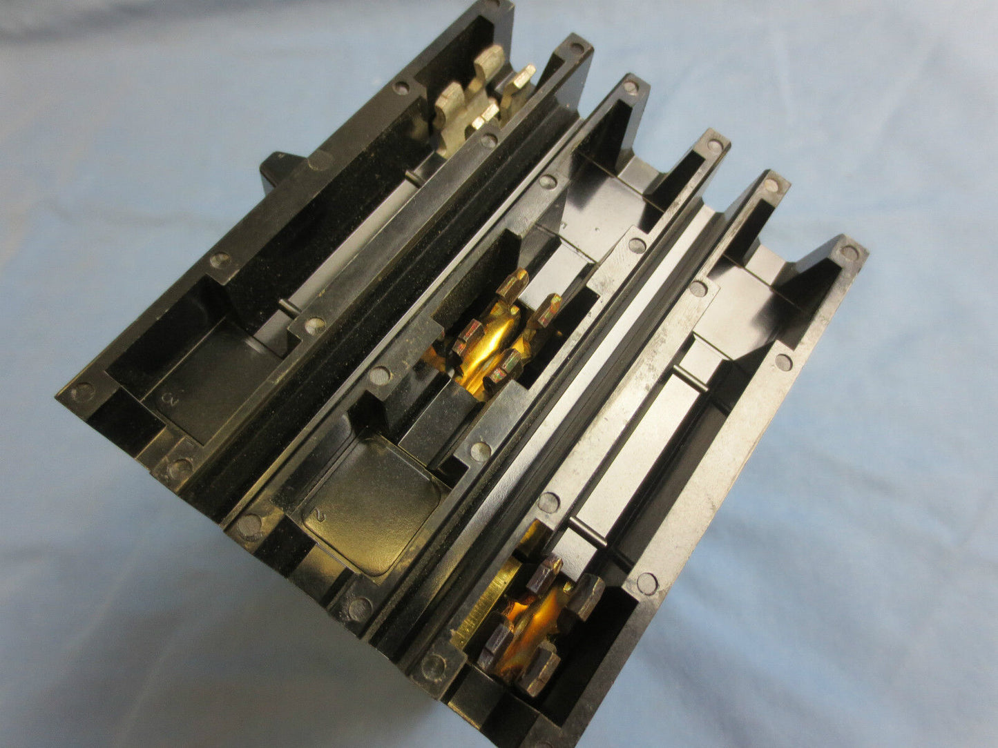 SQUARE D FA-32015 MOLDED CASE CIRCUIT BREAKER 15A 240VAC 3-POLE