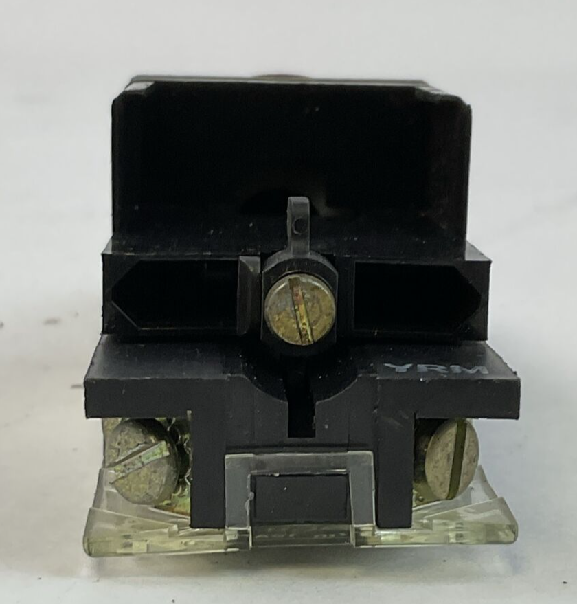 ALLEN BRADLEY 800MR-HX2B SER A SELECTOR SWITCH 300VAC 800M-XAK SER A