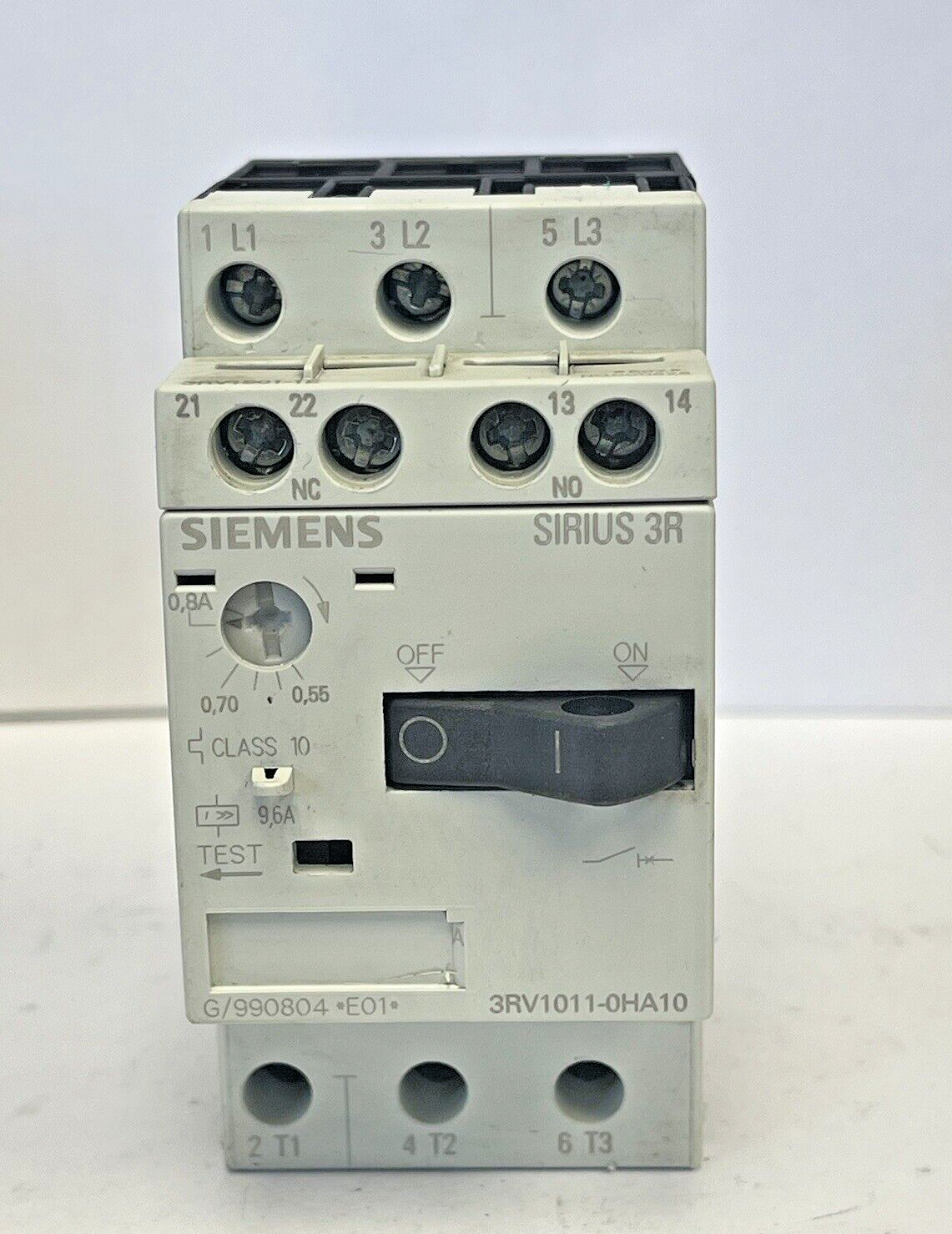 SIEMENS - 3RV1011-0HA10 & 3RV1901-1E-CIRCUIT BREAKER W/ SWITCH TRANSVERSE