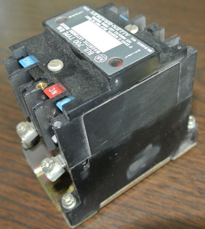 ALLEN-BRADLEY 700-RM210A1 - TYPE RM AC RELAY, OPEN - 115/120V, 60Hz NEW SURPLUS