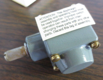 ALLEN-BRADLEY Z-16065 OPERATING HEAD ASSEMBLY - BULLETIN 802T - NEW SURPLUS