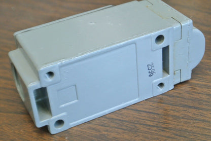 SQUARE D 9007 B63A2 Ser. B / HEAVY DUTY LIMIT SWITCH / NEW SURPLUS in BOX