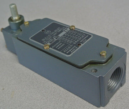 ALLEN-BRADLEY 802T-A2T OILTIGHT LIMIT SWITCH / SPRING RETURN / NEW SURPLUS