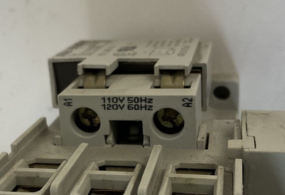 ALLEN BRADLEY 100-C37*00 CONTACTOR SER.B W/100-S SER.A 600VAC 50AMPS