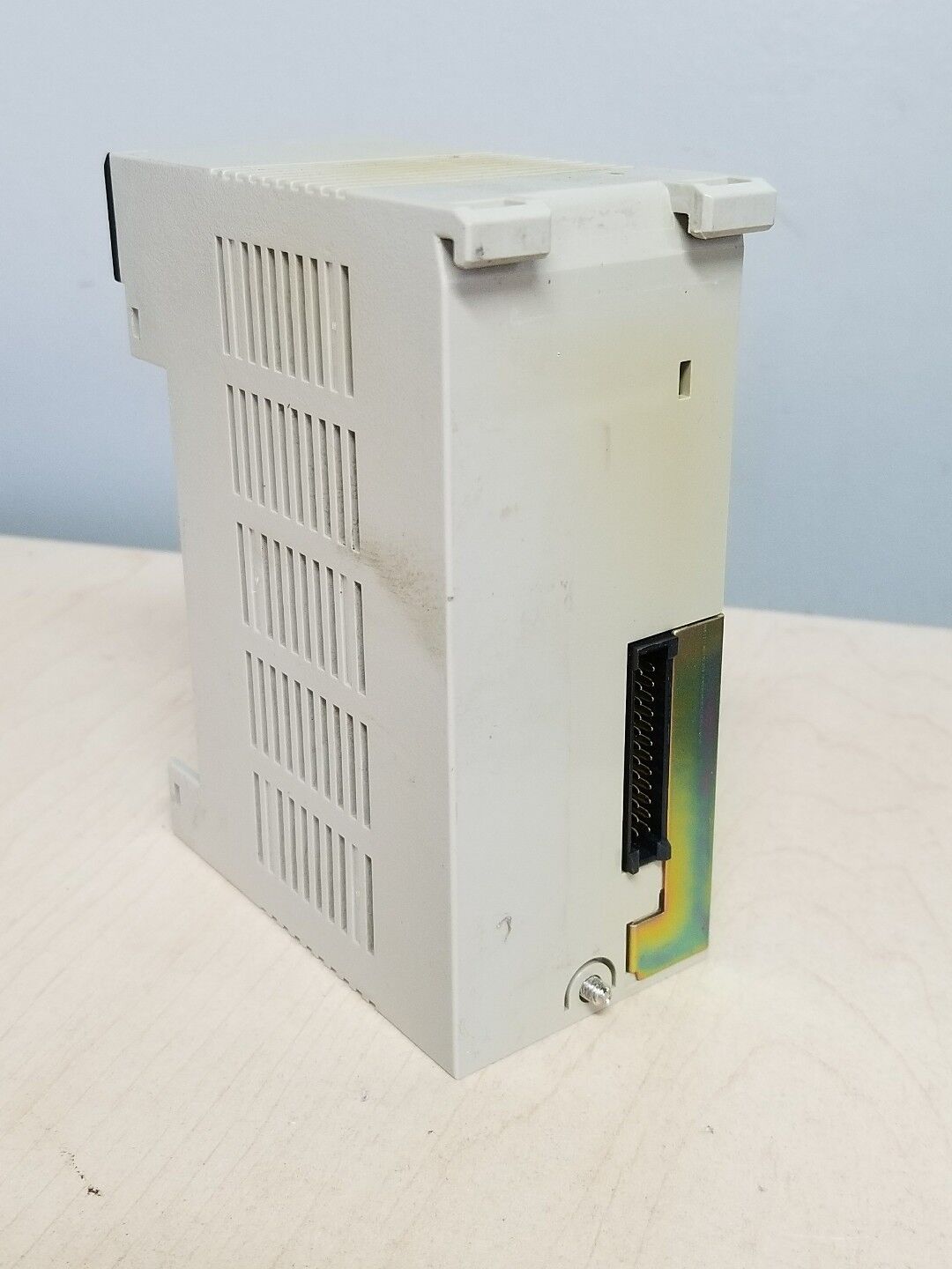 OMRON C200HW-PA204 POWER SUPPLY UNIT AC100-120/200-240V 50/60HZ 120VA