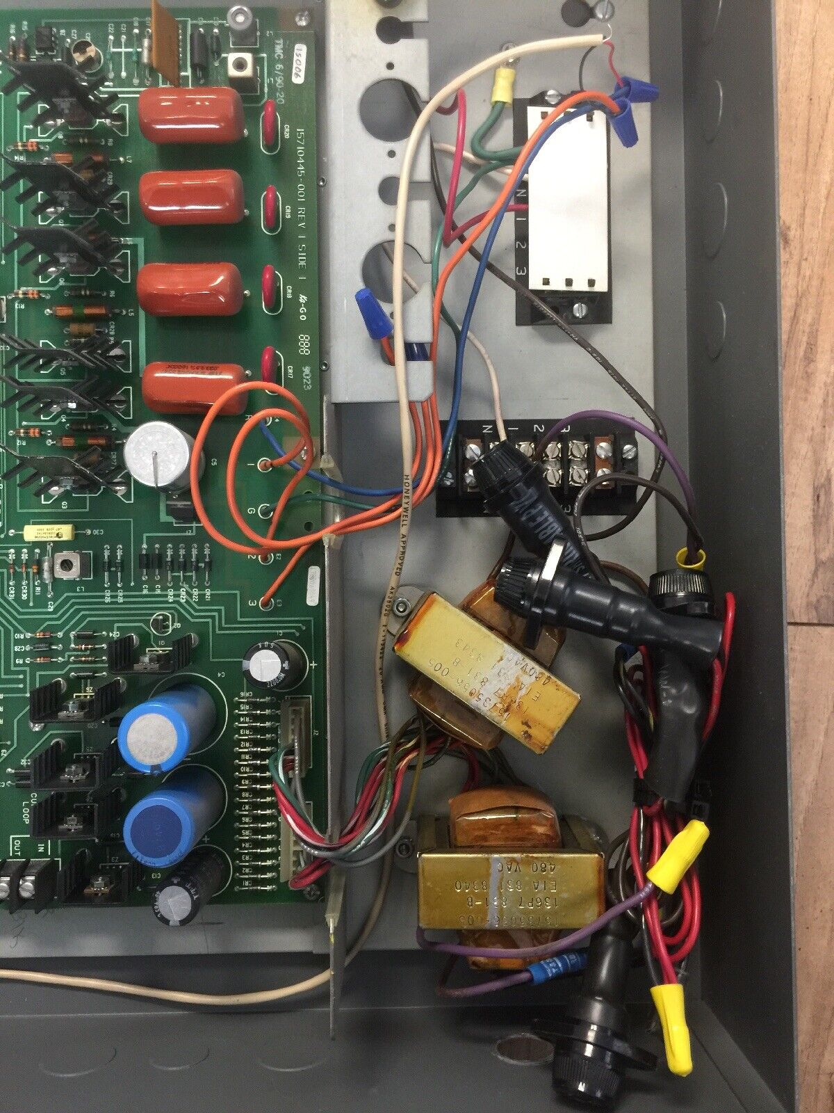 HONEYWELL W1097A1002 REMOTE BUILDING TRANSPONDER 15710446-001 15710445-001
