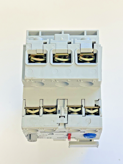ALLEN BRADLEY - 193-EA1EB SER. B OVERLOAD RELAY & 100-MO5NZ*3 SER. A 24VDC COIL