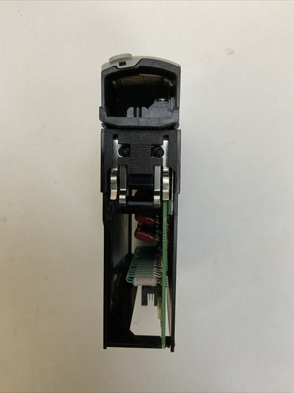 ALLEN BRADLEY 1756-IA16 SER A FW 3.3 CONTROL LOGIX 16 POINT D/I MODULE