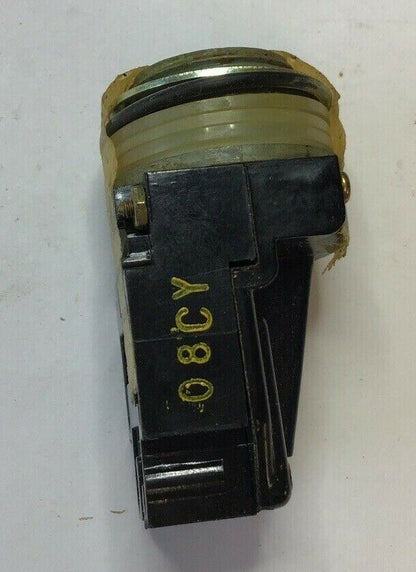 GENERAL ELECTRIC CR104B101 SELECTOR SWITCH  2POS 150V W/O KNOB&RING