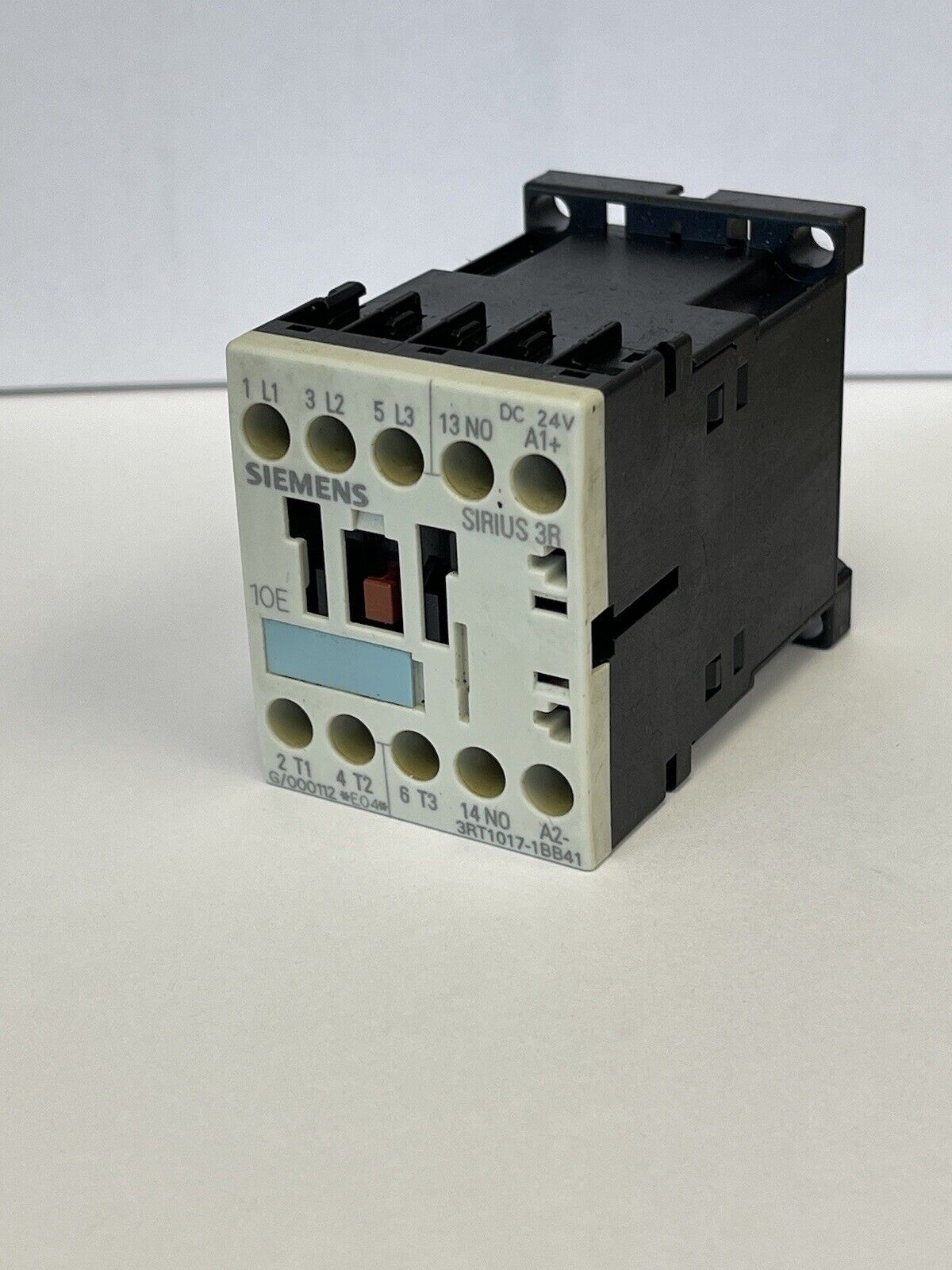 SIEMENS - 3RT1017-1BB41 - CONTACTOR - AC-3 12 A, 5.5 kW / 400 V 1 NO, 24 V DC 3P