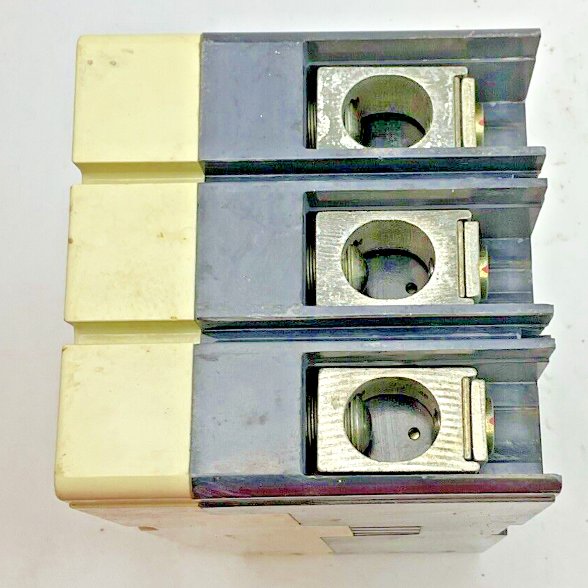 CUTLER HAMMER JD3250F CIRCUIT BREAKER JD 35K 600VAC 250VDC 3POLE
