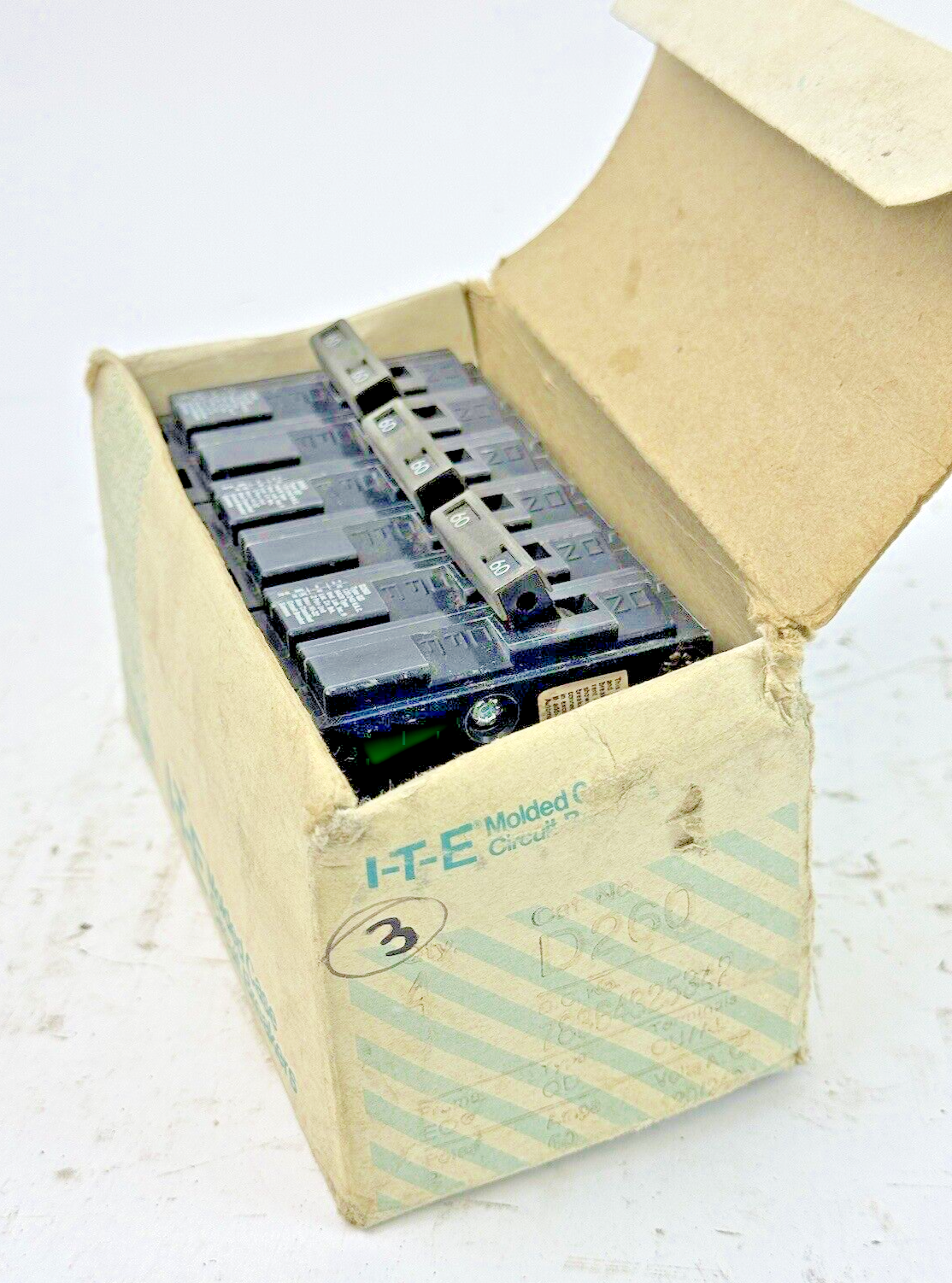 ITE / SIEMENS *BOX OF 3* - D260 - CIRCUIT BREAKERS-60A/2POLE/240VAC/TYPE QD/NEW