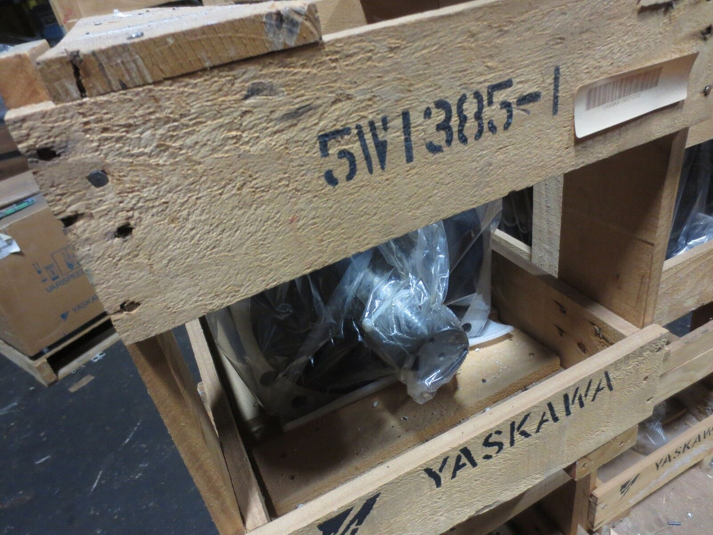 YASKAWA UAASKA-15FZ100E AC SPINDLE SERVO MOTOR, M5, 15.0KW, 400V - NEW in CRATE