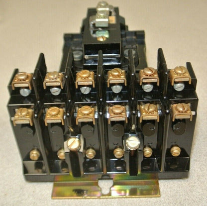 ALLEN-BRADLEY 700-BR600B12 / AC CONTROL RELAY / 12V, 50Hz / 6 N.O. / NEW SURPLUS