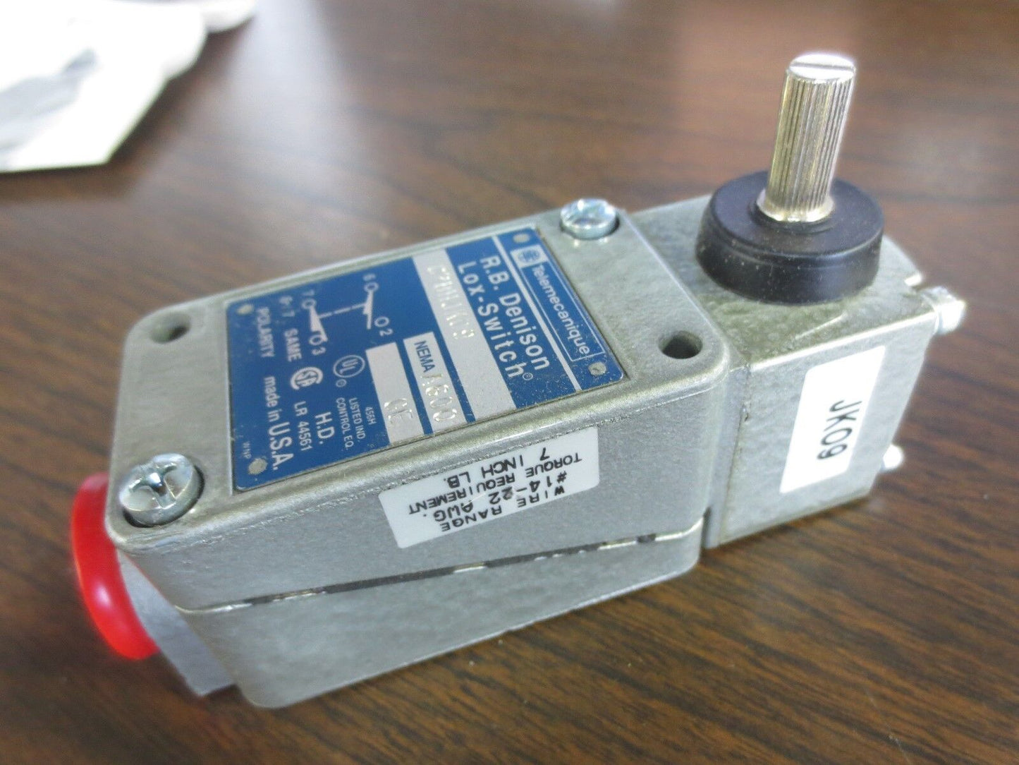 TELEMECANIQUE C2BHJK09 LIMIT SWITCH - NEW SURPLUS