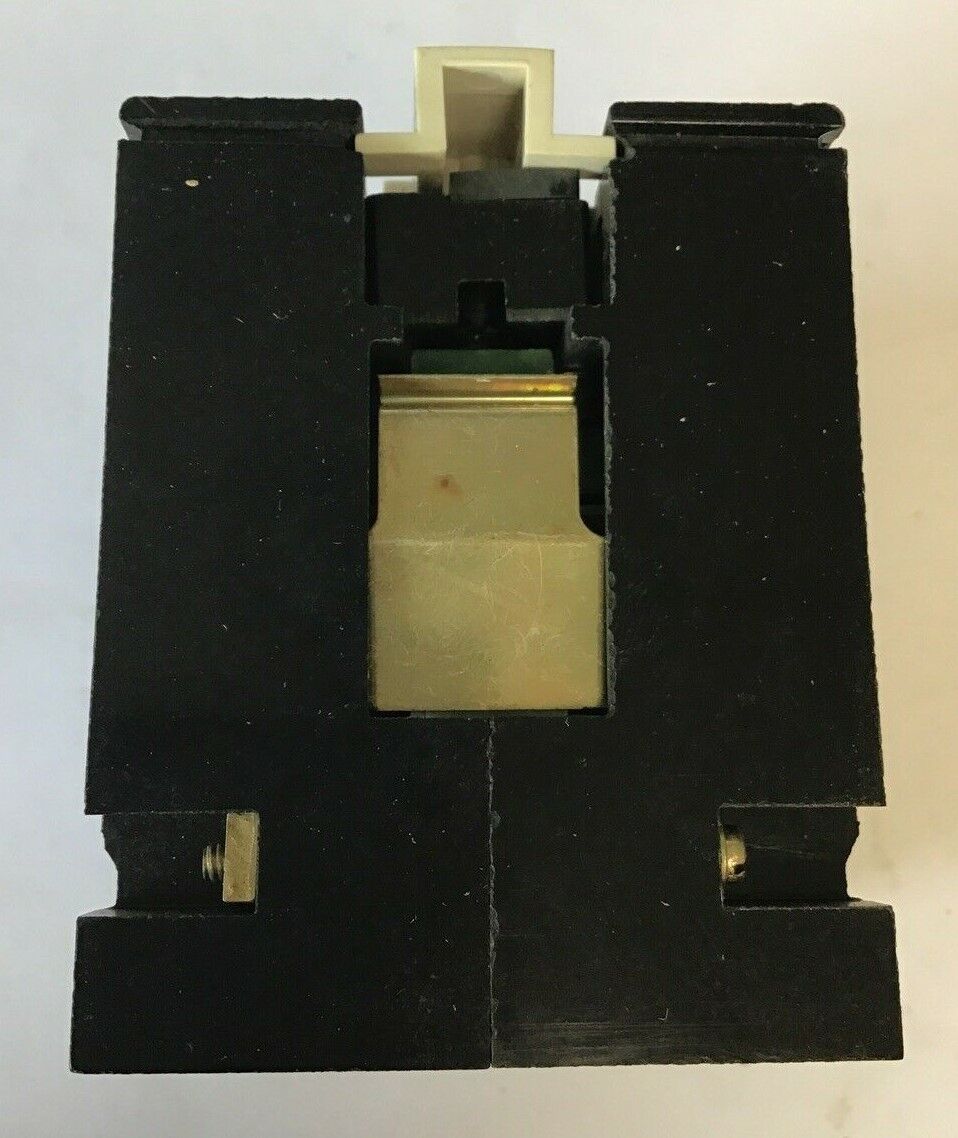 GENERAL ELECTRIC CR122A04731AA 300VAC 10A 28V 50HZ INDUSTRIAL RELAY
