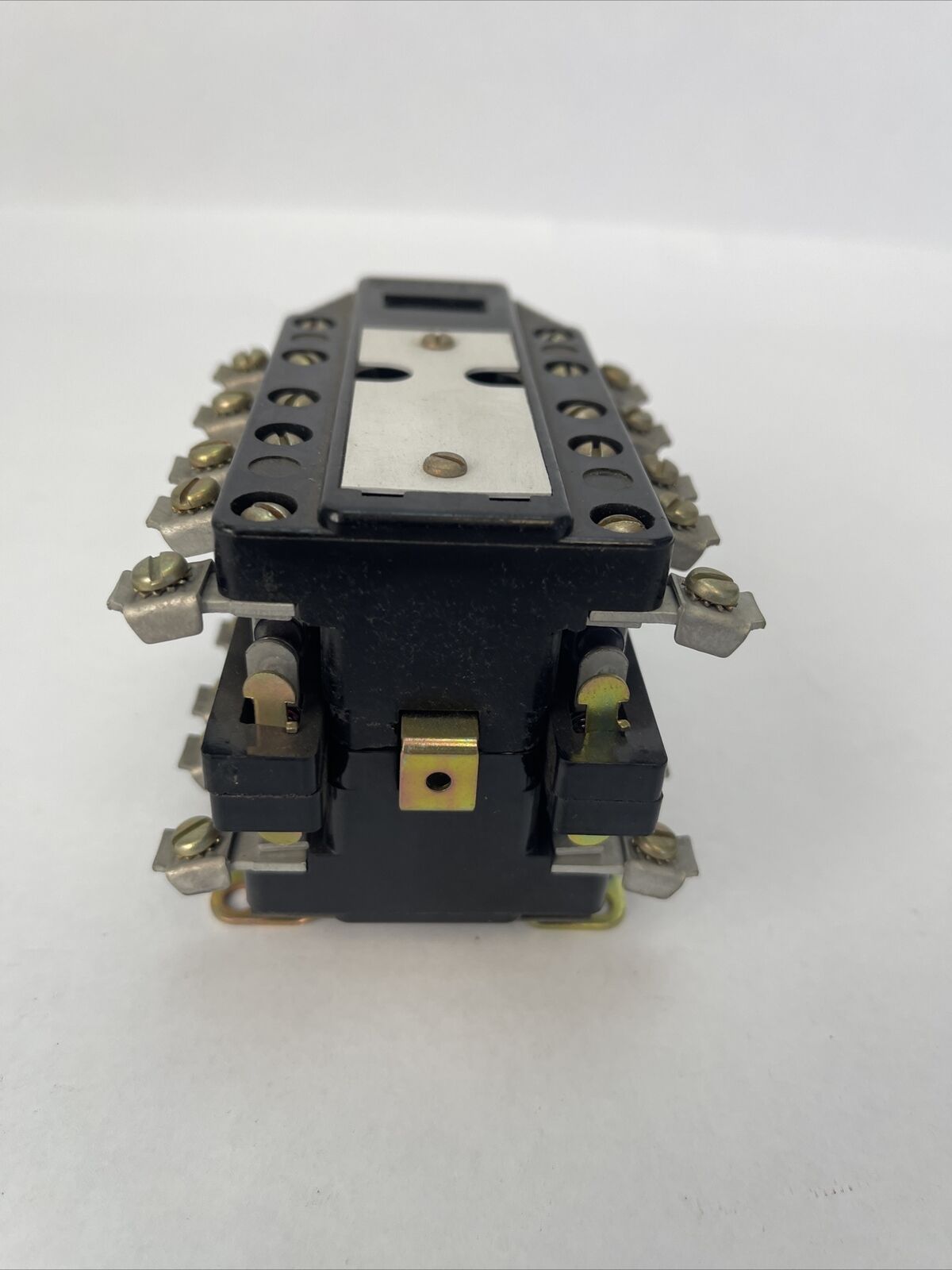 SQUARE D 8501 D082-S3 RELAY 600VAC 10AMP 690VA SERIES B COIL 120V 60CY 110V 50CY