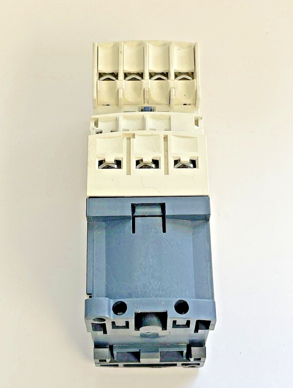 SCHNEIDER ELECTRIC - CAD32BD -24VDC CONTACTOR & SCHNEIDER LADN31 - CONTACT BLOCK