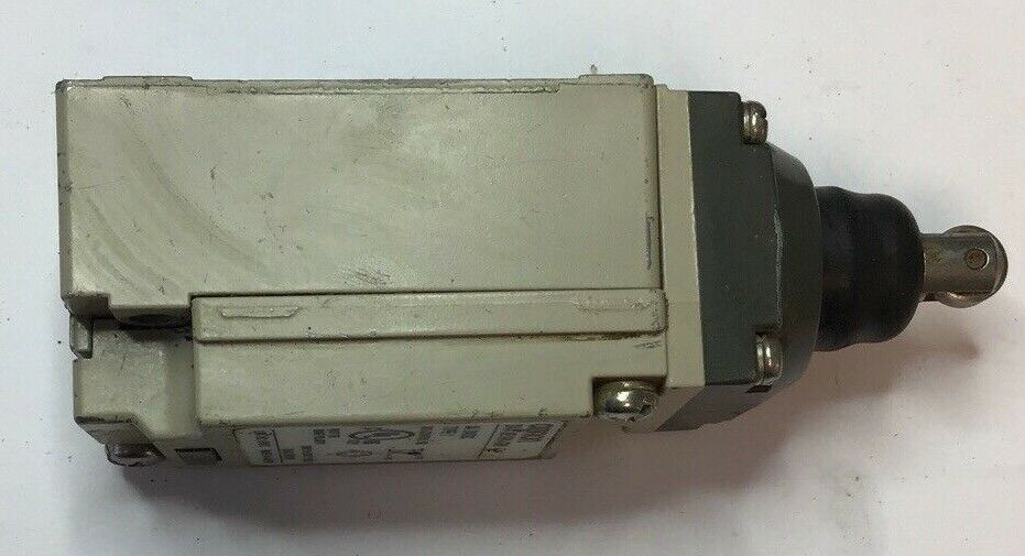 OMRON D4A-3E10N-GM LIMIT SWITCH 3A 24VDC TYPE 1