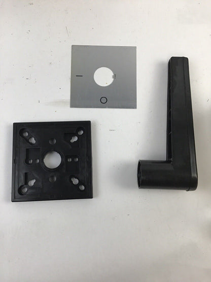 SIEMENS NON-DETACHABLE HANDLE MECHANISM. 8UB 5114-0EB01