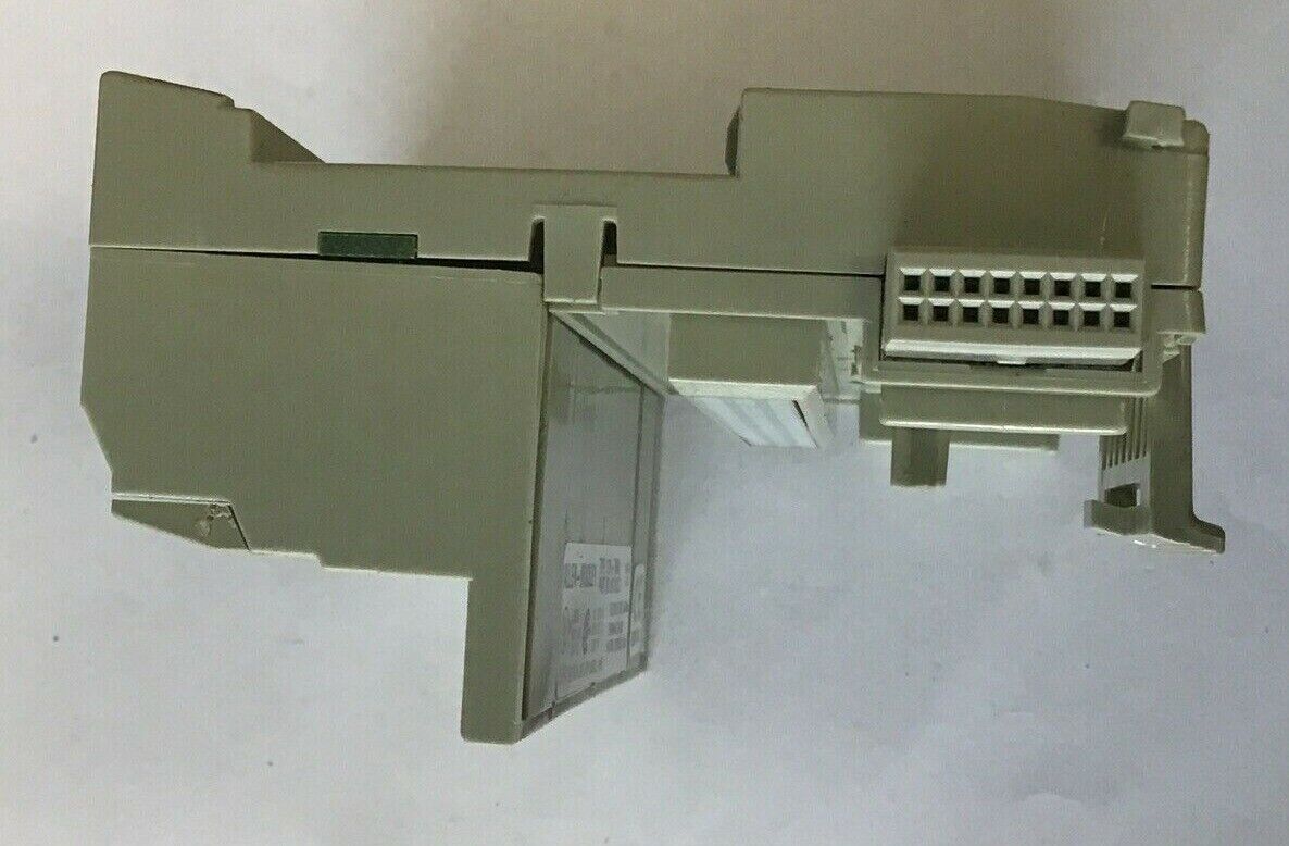 ALLEN BRADLEY 1794-IAB FLEX I/O MODULE 120VAC W/1794-TBN/A TERMINAL BLOCK 230VAC
