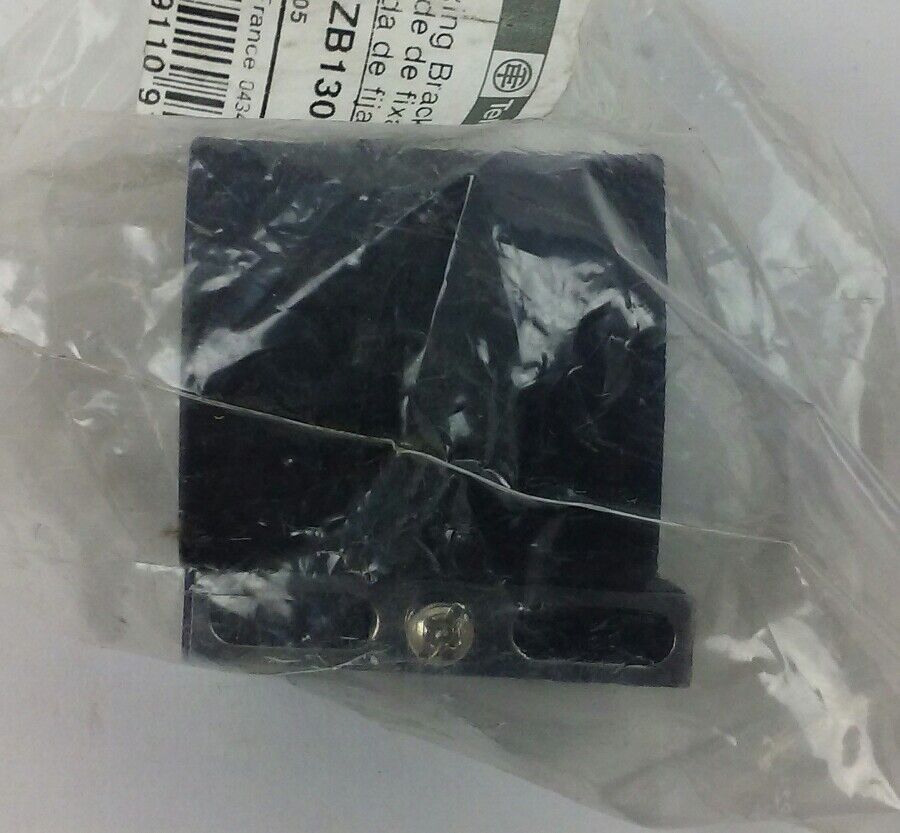 TELEMECANIQUE FIXING BRACKET XSZB130 *NIB*