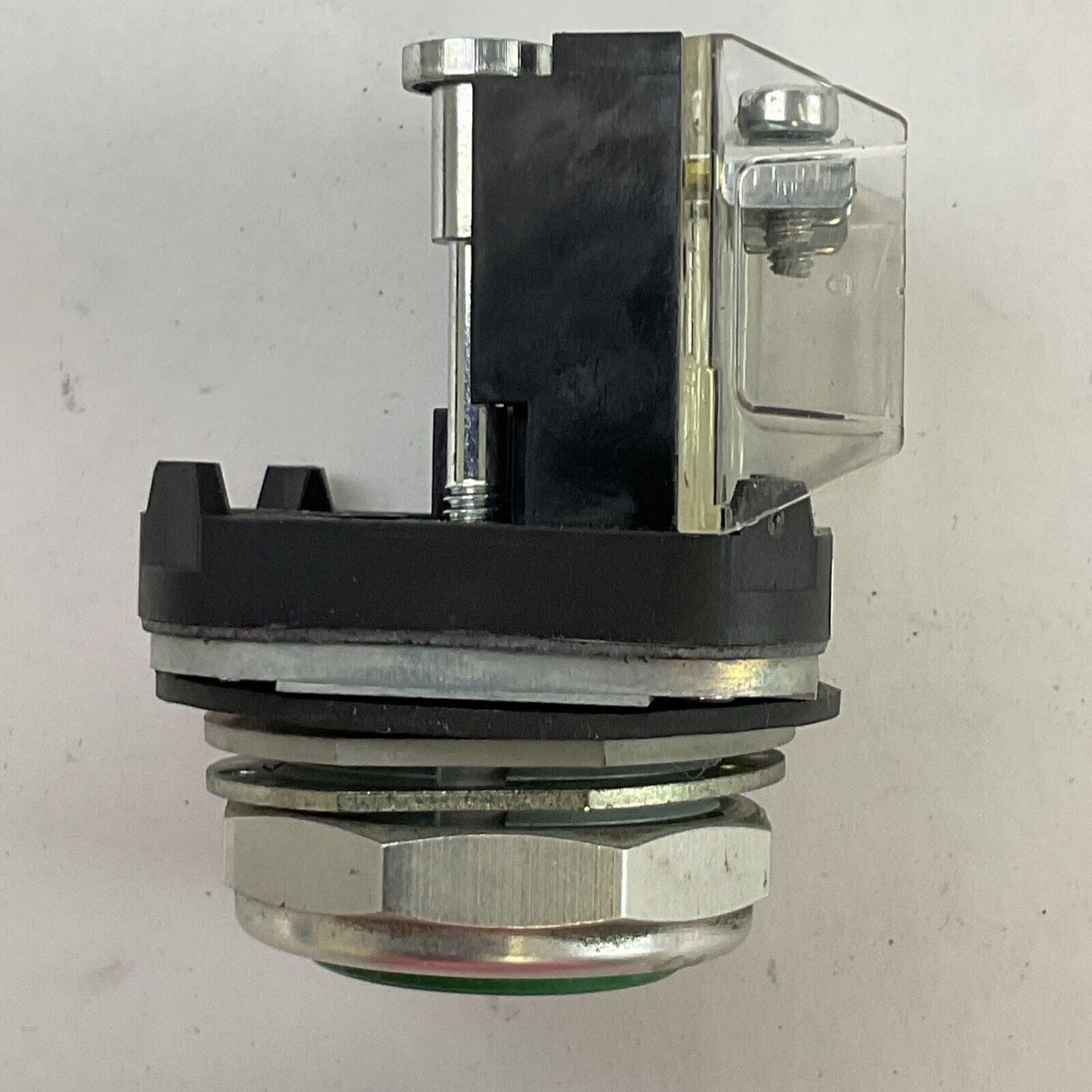 ALLEN BRADLEY 800T-A101 GREEN FLUSH HEAD PUSH BUTTON SER T TYPE 4/13