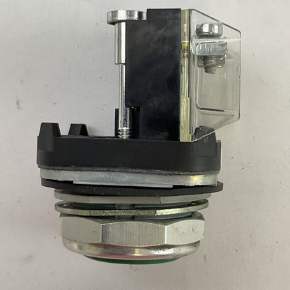 ALLEN BRADLEY 800T-A101 GREEN FLUSH HEAD PUSH BUTTON SER T TYPE 4/13