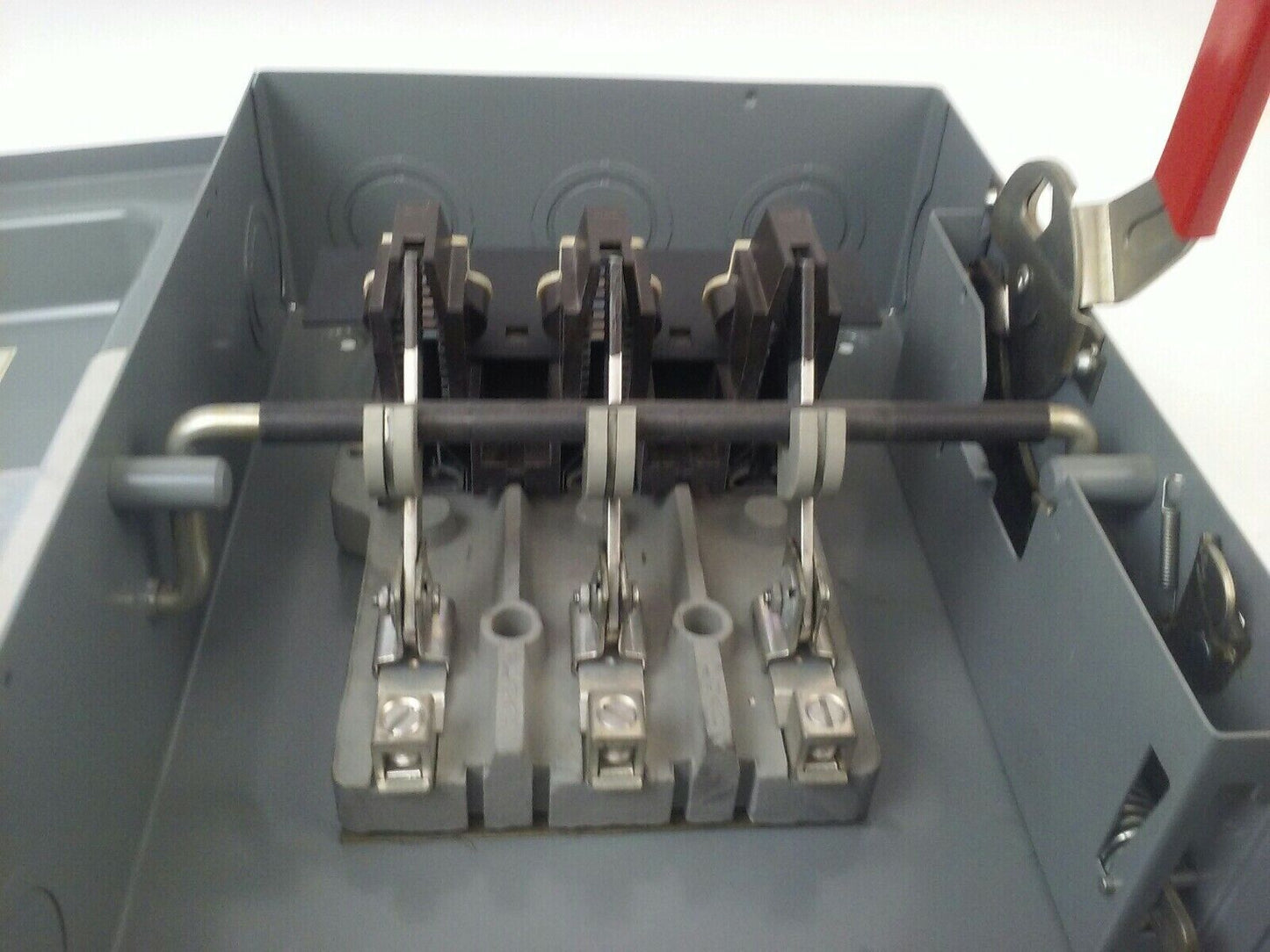 CUTLER HAMMER DH363U NON FUSIBLE H.D. SAFETY SWITCH 3P 100A 600VAC/250VDC 75HP