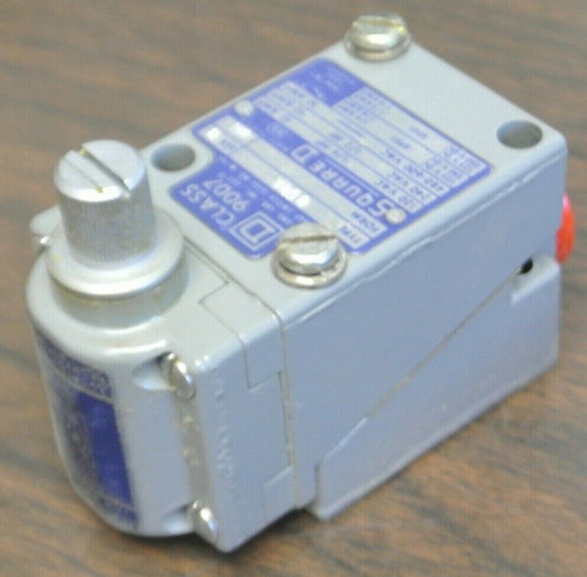 SQUARE D 9007 B52A, Ser. B HEAVY DUTY LIMIT SWITCH / NEW SURPLUS