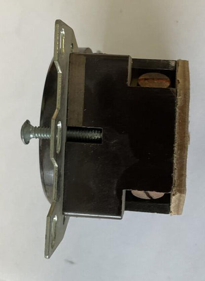 HUBBELL HBL9350 FLUSH MOUNT RECEPTACLE 3POLE 3WIRE 30A 125/250V