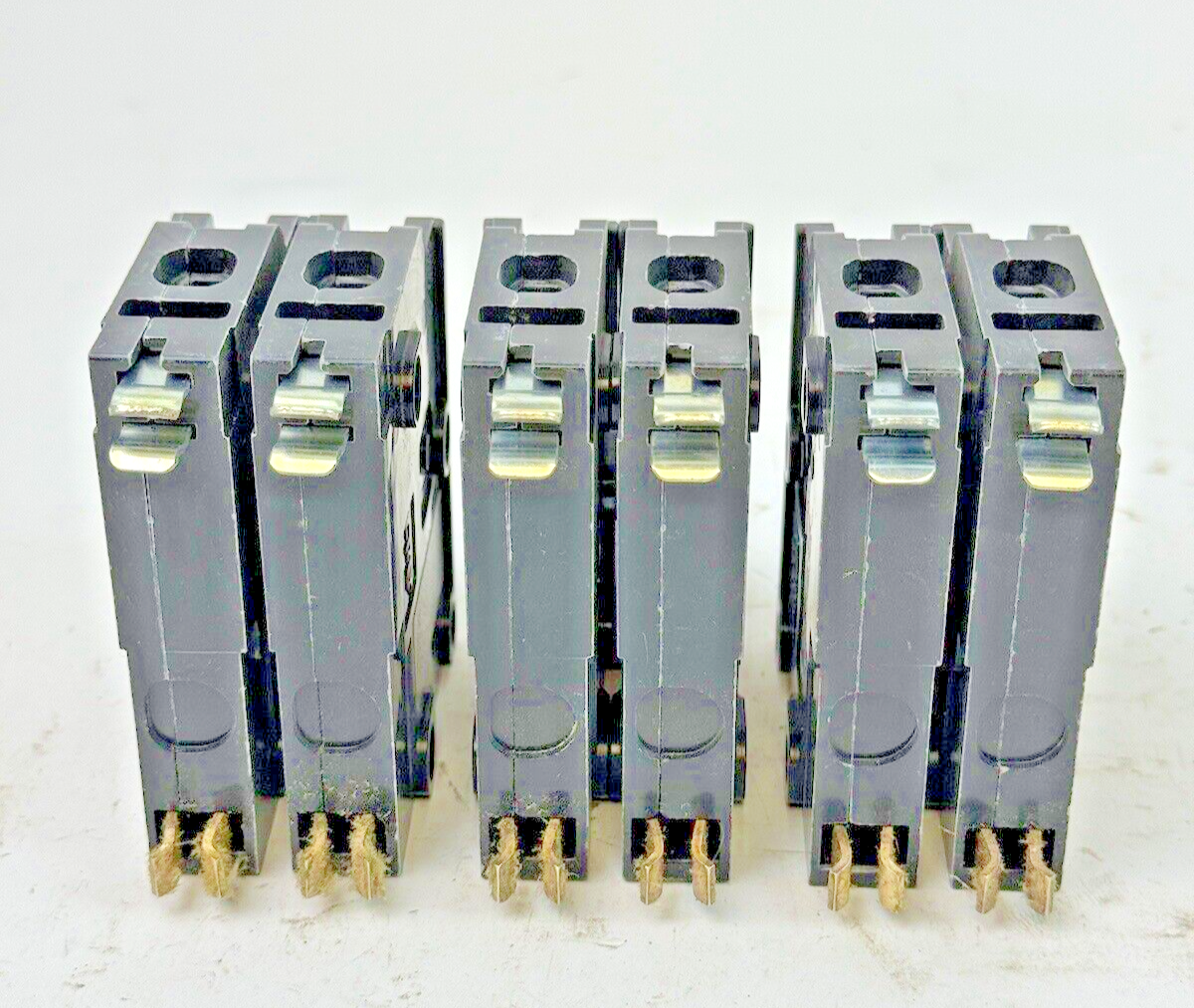 ITE / SIEMENS *BOX OF 3* - D260 - CIRCUIT BREAKERS-60A/2POLE/240VAC/TYPE QD/NEW