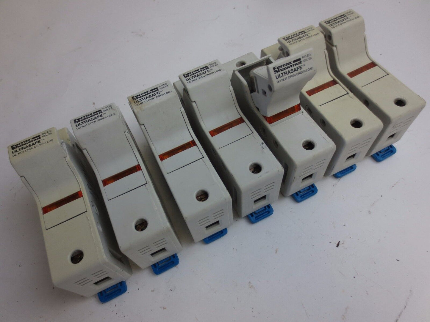 FERRAZ SHAWMUT US3J1I / M212922 ULTRASAFE FUSE HOLDER 600V, 30A LOT of 7